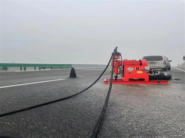 巫山马路路基路面开裂下沉注浆加固灌浆